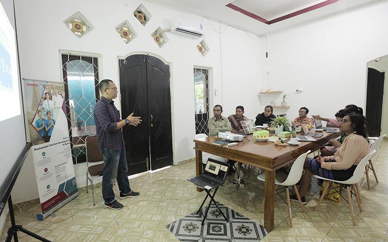 Workshop Digitalisasi Alumni Tracer dan Teaching Factory